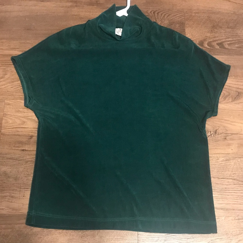 VINTAGE CARON Women’s Forest Green BEAUTIFUL Short-Sleeve Top